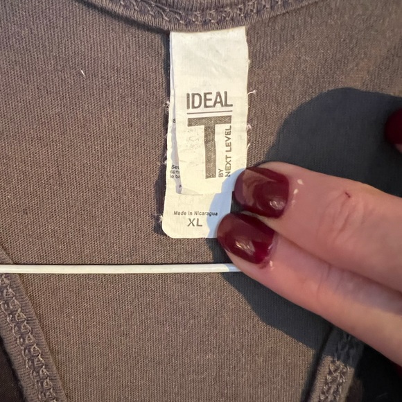 FREE with purchase !! Fun tank top, great condition, no flaws - Picture 2 of 4